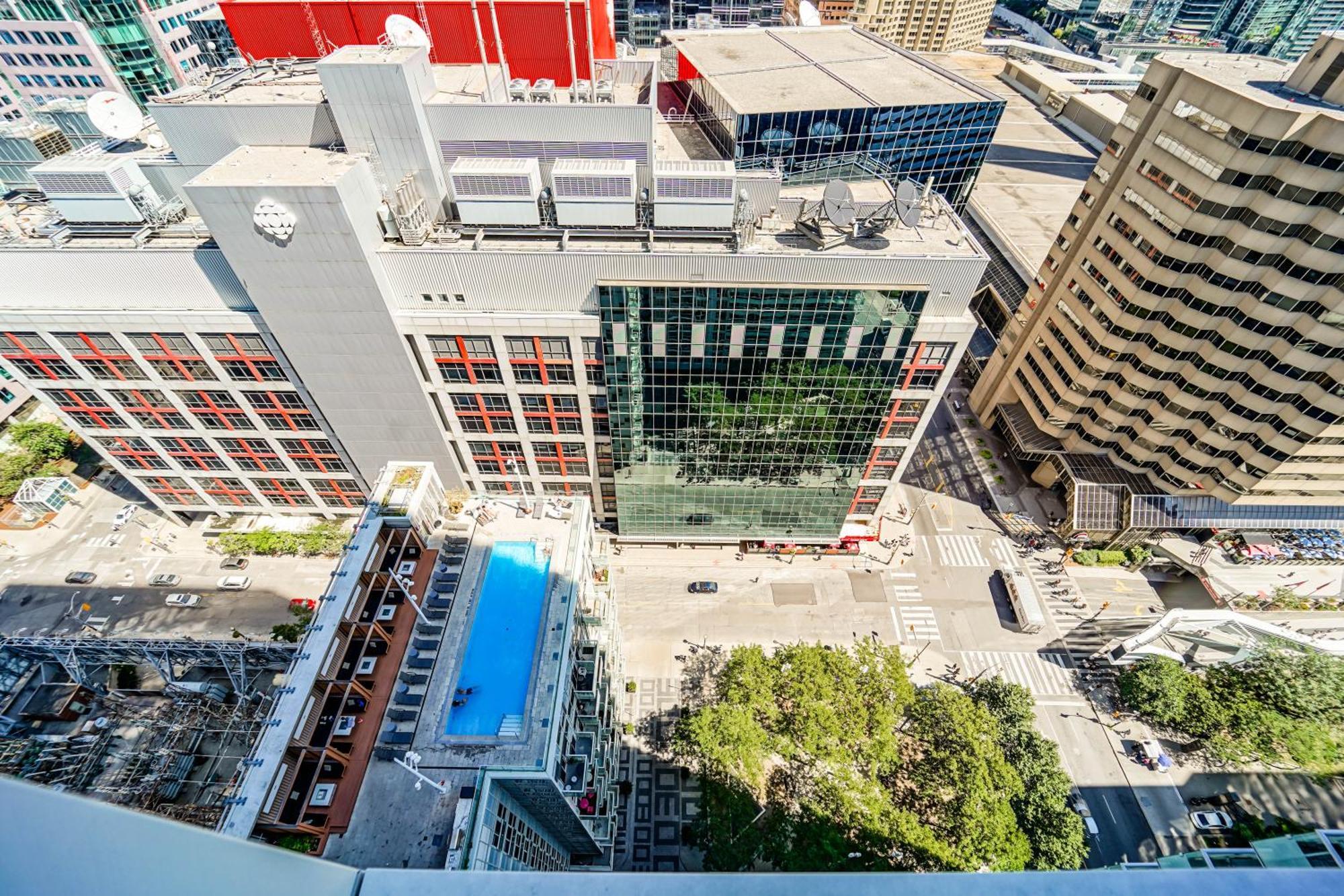 Chol Furnished Suites Heart Of Downtown Toronto, 2 Beds, Free Parking, Cn Tower View 외부 사진
