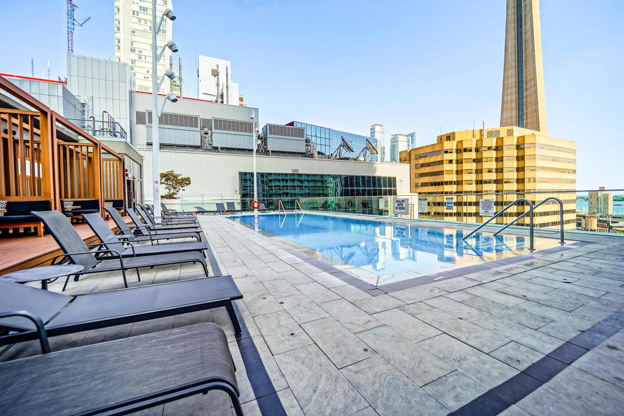 Chol Furnished Suites Heart Of Downtown Toronto, 2 Beds, Free Parking, Cn Tower View 외부 사진