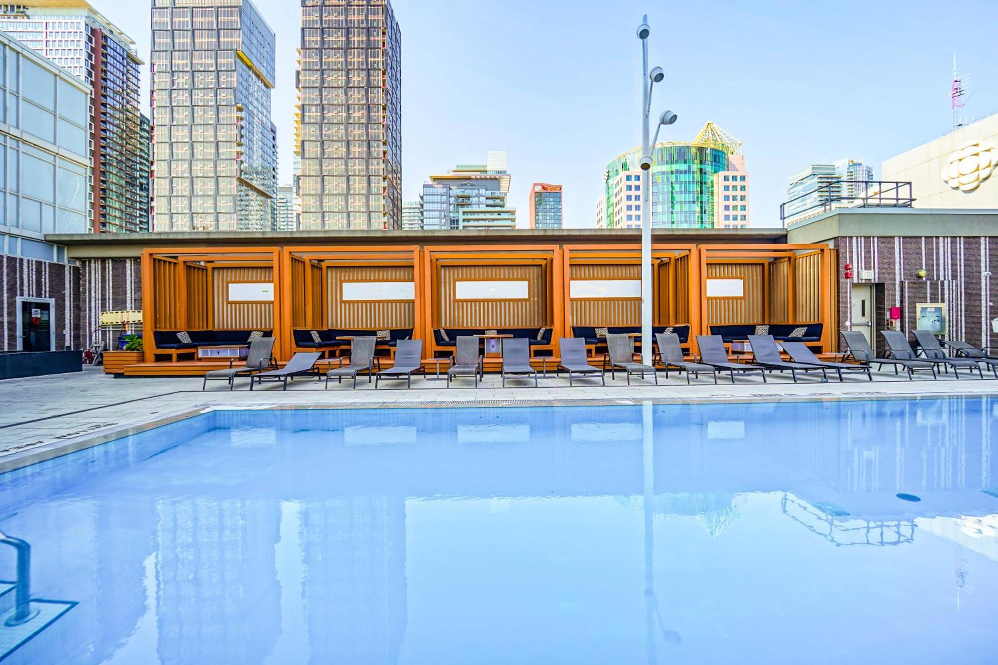 Chol Furnished Suites Heart Of Downtown Toronto, 2 Beds, Free Parking, Cn Tower View 외부 사진