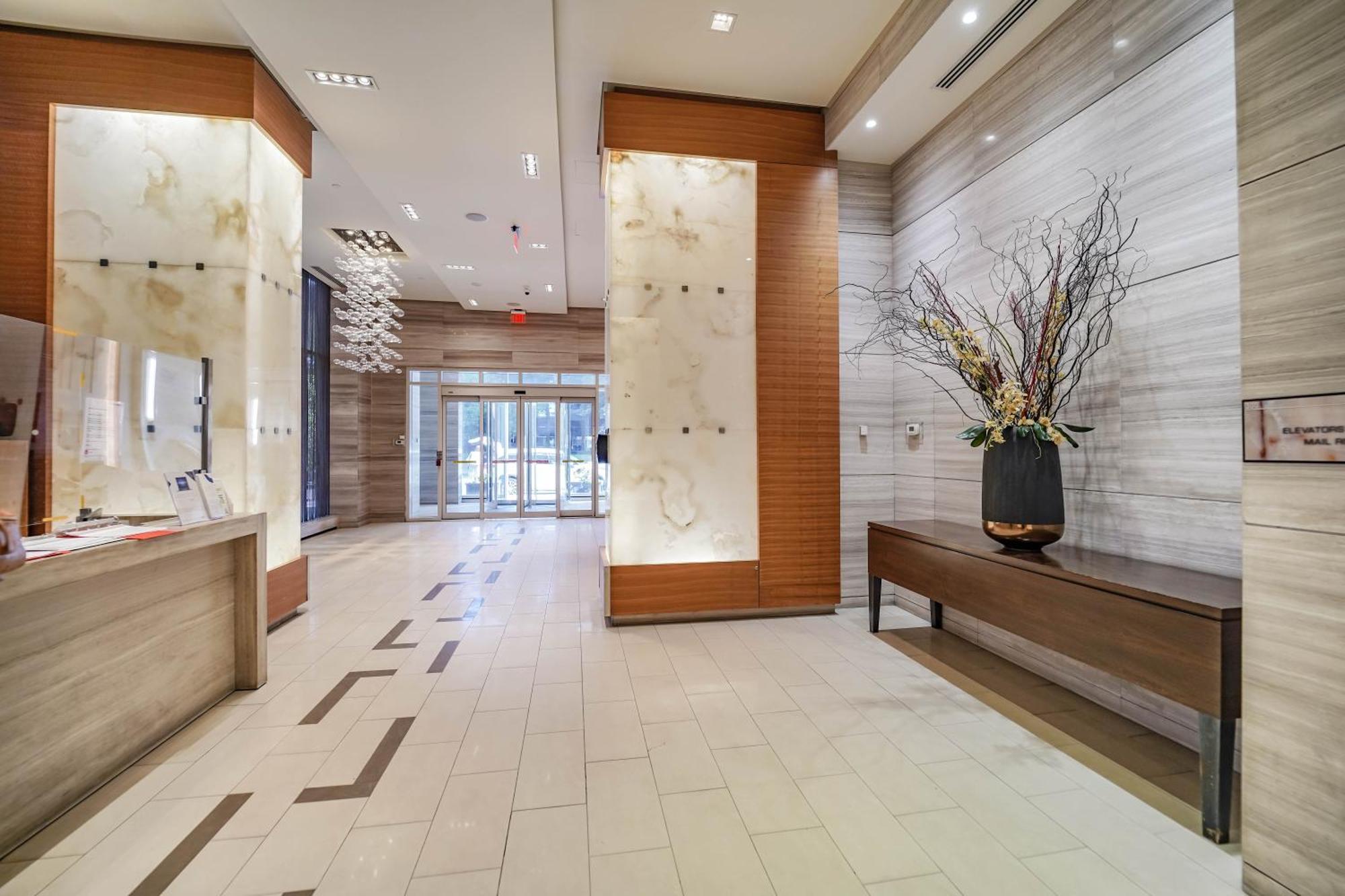 Chol Furnished Suites Heart Of Downtown Toronto, 2 Beds, Free Parking, Cn Tower View 외부 사진