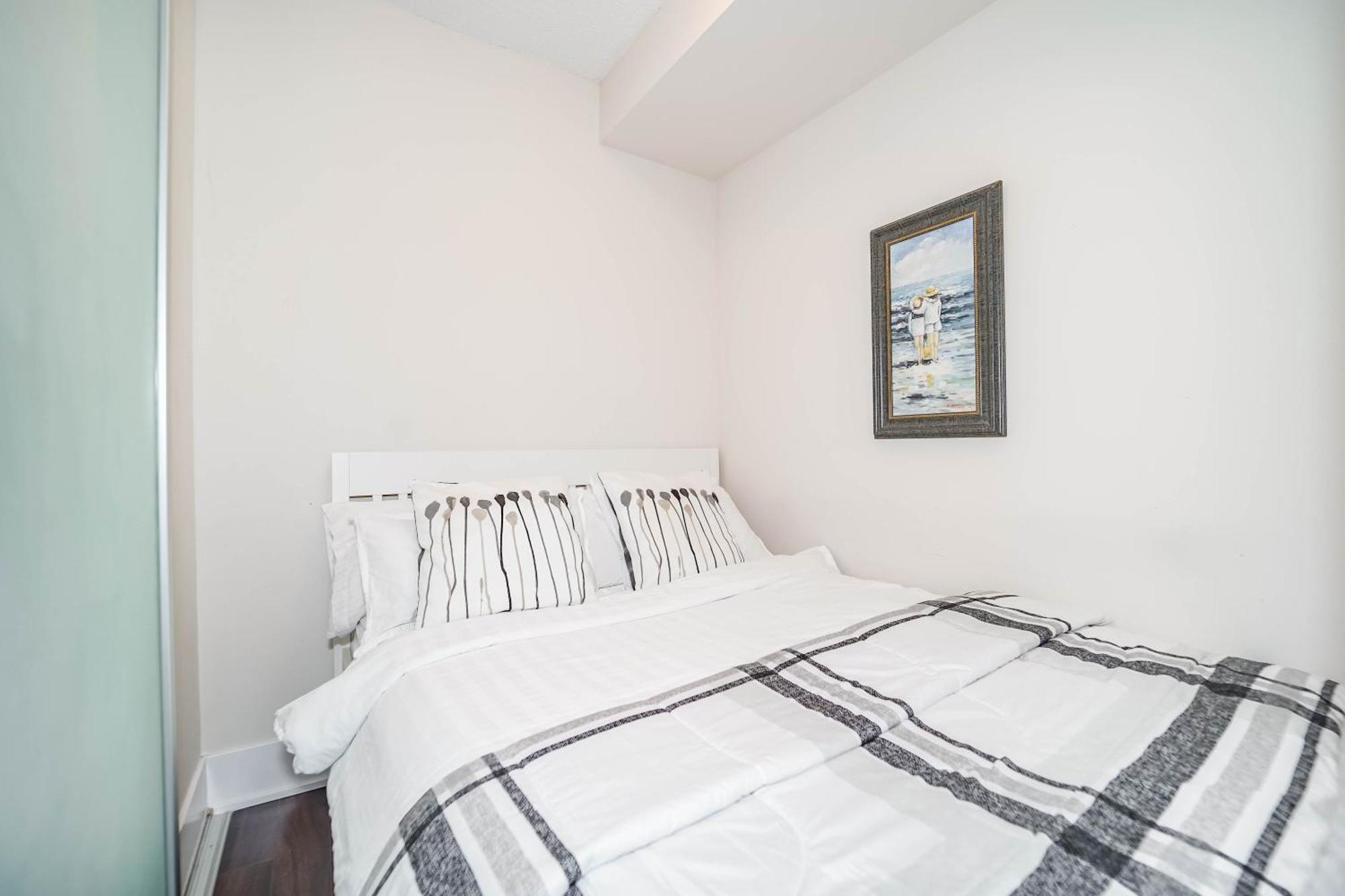 Chol Furnished Suites Heart Of Downtown Toronto, 2 Beds, Free Parking, Cn Tower View 외부 사진