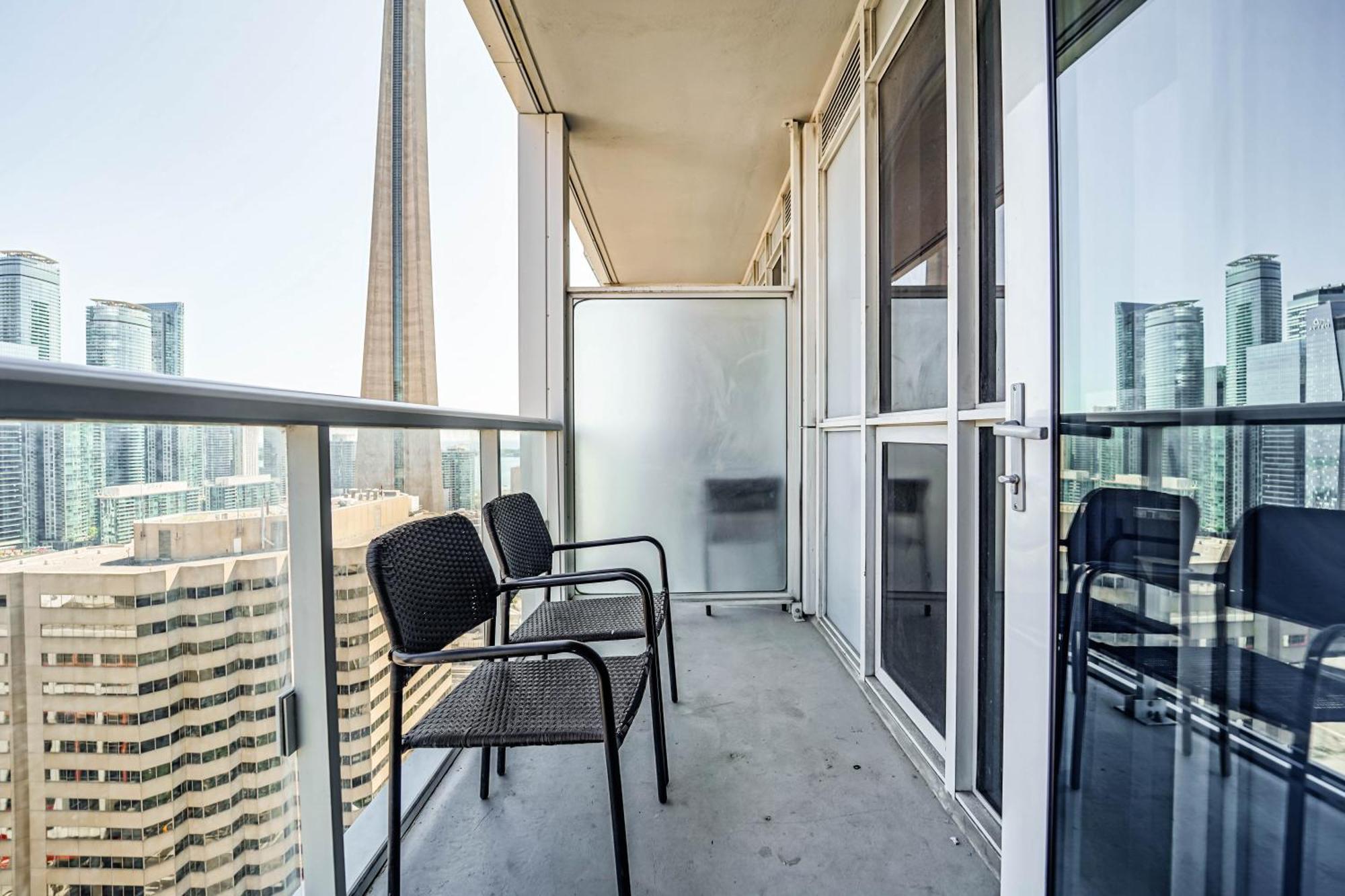 Chol Furnished Suites Heart Of Downtown Toronto, 2 Beds, Free Parking, Cn Tower View 외부 사진