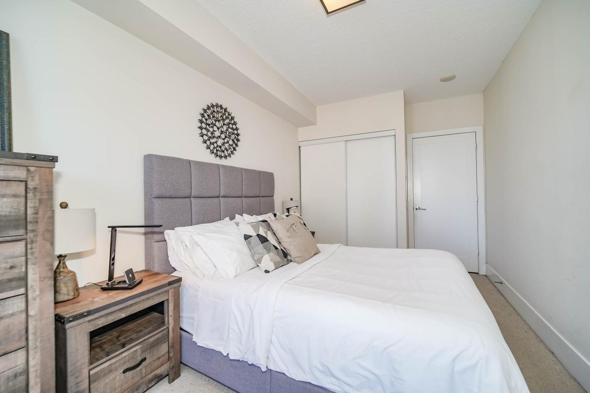Chol Furnished Suites Heart Of Downtown Toronto, 2 Beds, Free Parking, Cn Tower View 외부 사진