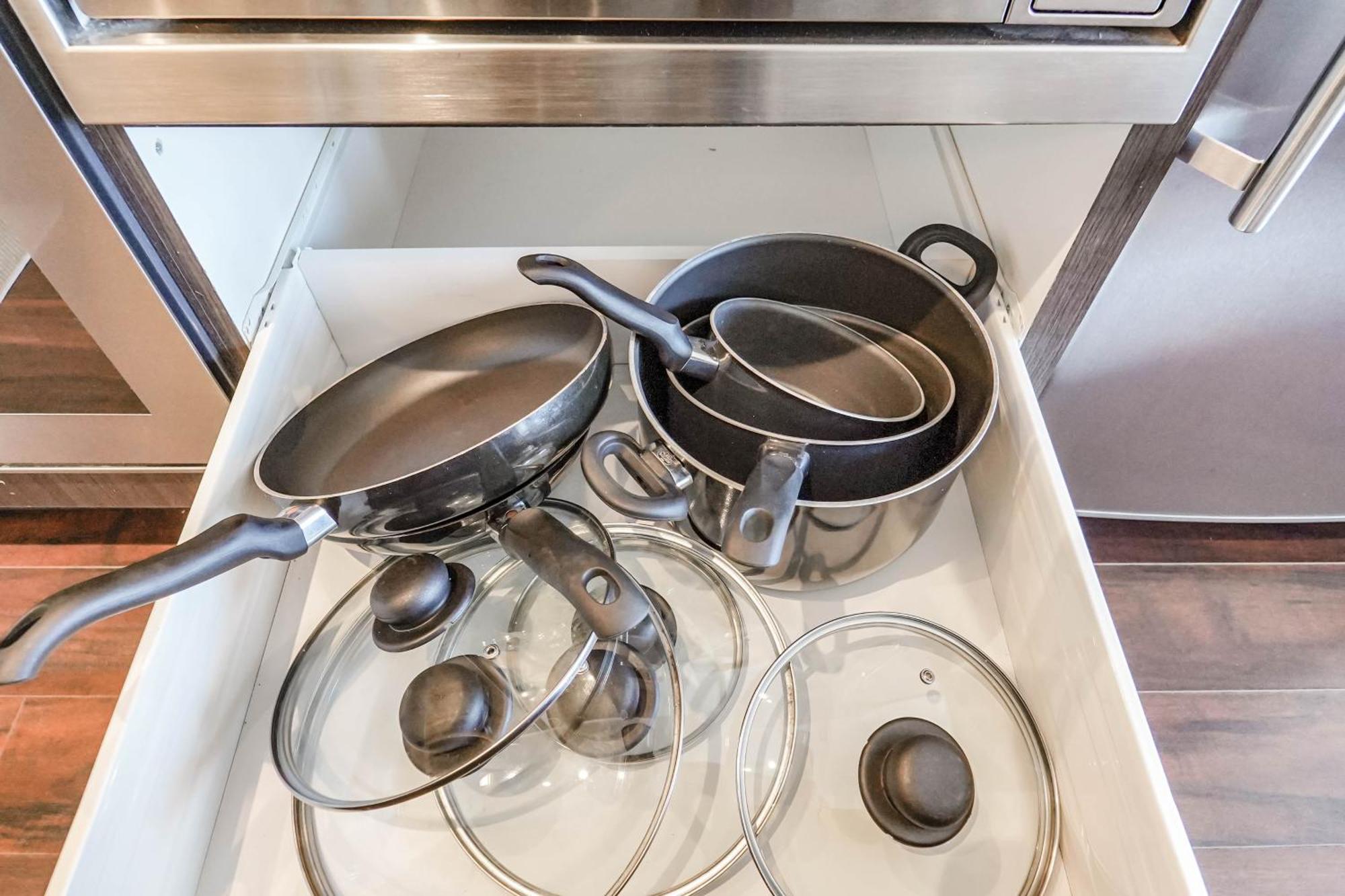 Chol Furnished Suites Heart Of Downtown Toronto, 2 Beds, Free Parking, Cn Tower View 외부 사진